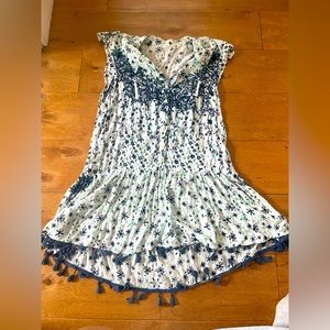 Super cute 🥰 patterned sun dress from the St. Barths ( the south of france)))